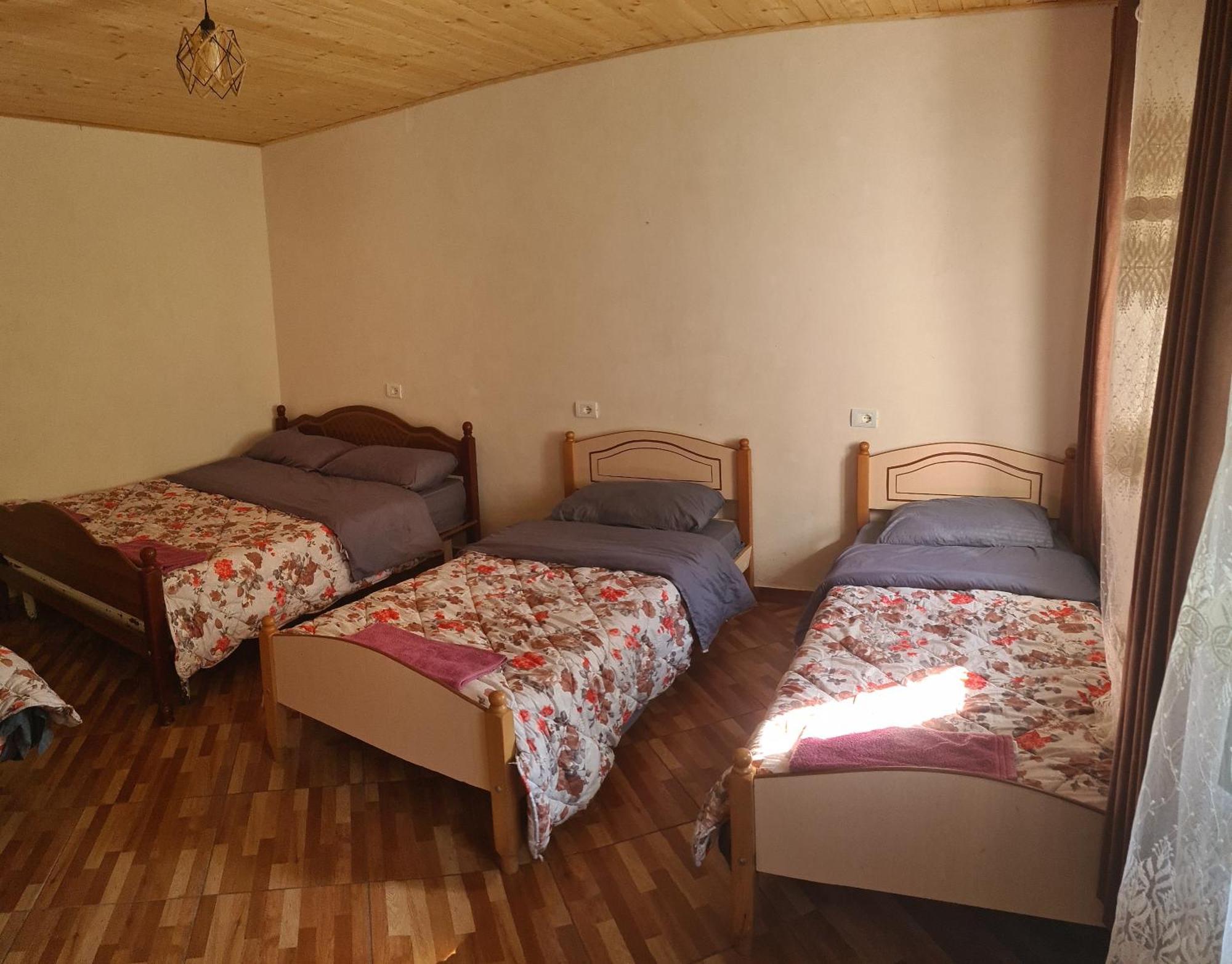 Guest House Emanueli Tropoje エクステリア 写真